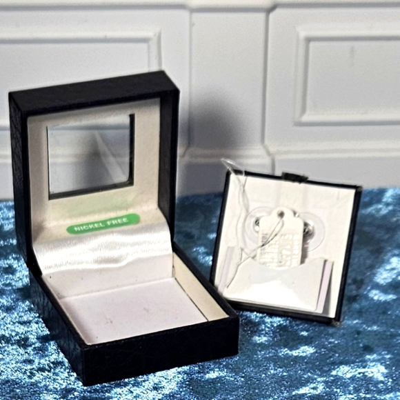 Swarovski Crystal Earrings & Egyptian Cartouche Earring Lot - Picture 3 of 7